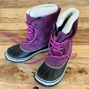Suede waterproof Sorel boots 6.5